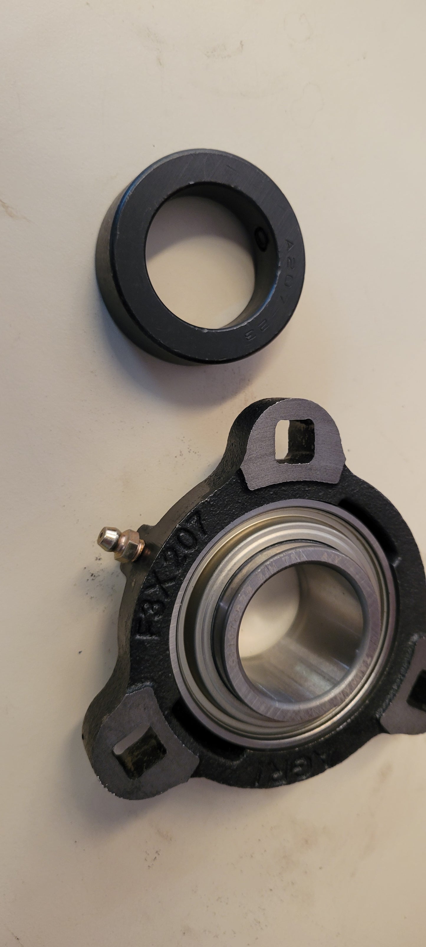 DMI/CASEIH CRUMBLER BEARING